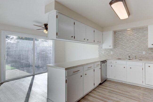 Building Photo - 10357 W Cory St