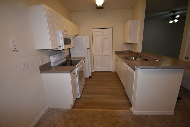 Building Photo - 850 Grand Regency Pointe