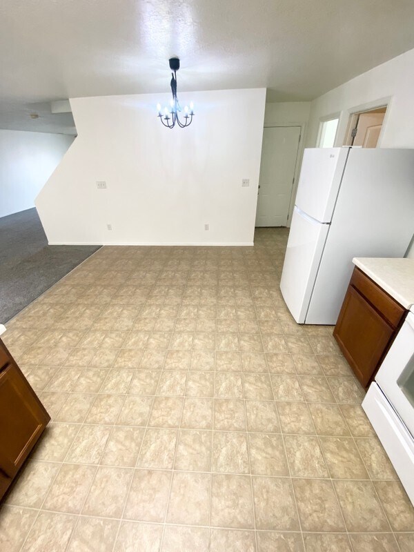 Building Photo - 1243 W 520 S