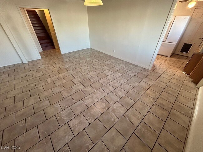 Building Photo - 113 Cedar St