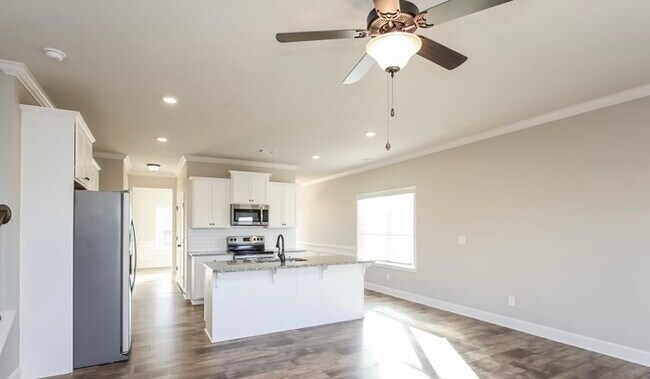 Building Photo - 4415 Highland Gate Pkwy