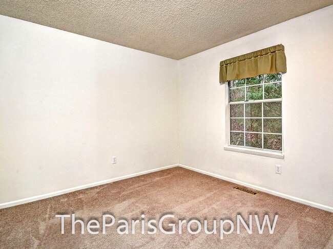 Building Photo - Beautiful 1622sf Kirkland Townhome