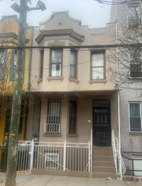 Building Photo - 532 38th St