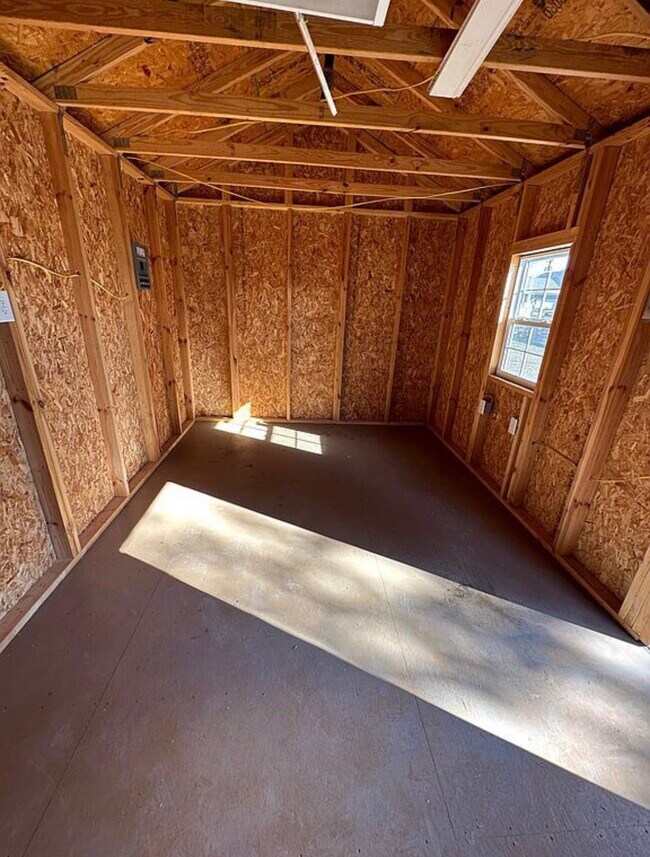 Building Photo - 343 N Bonita Ave