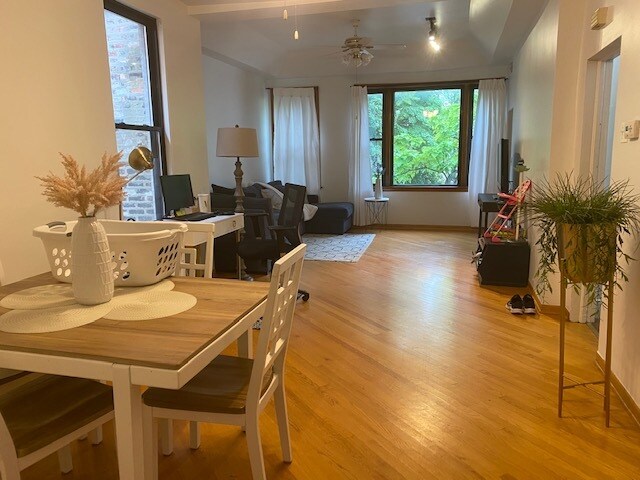 Dining/Living Room Combo - 2652 W Superior St