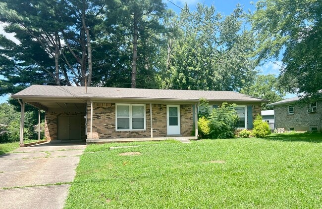 Building Photo - 144 Redbud Dr