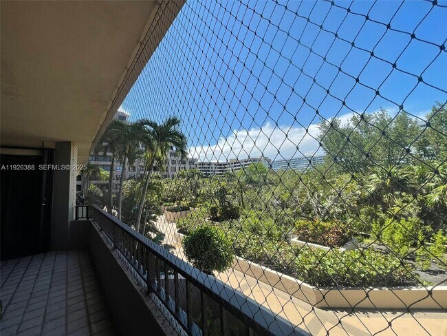 Building Photo - 251 Crandon Blvd