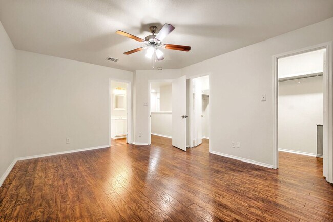 Building Photo - FRESHLY PAINTED  |  OPEN CONCEPT  |  NEAR SCHOOLS & SHOPPING