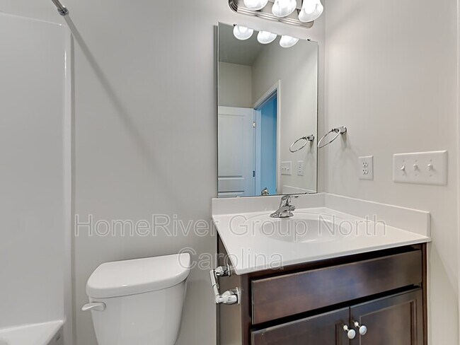 Building Photo - 746 Pointe Andrews Drive