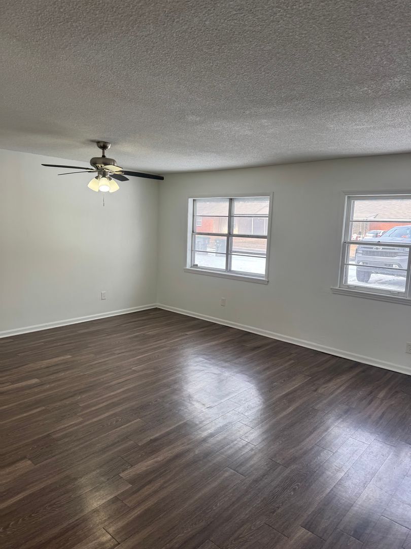 Building Photo - 3601 Hendricks Ave