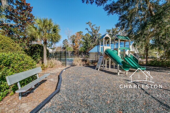 Building Photo - 198 Grand Oaks Dr