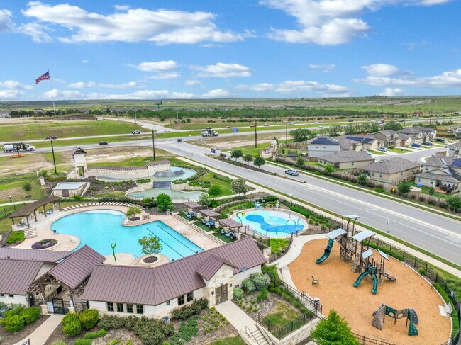 Building Photo - "Spacious 5-Bedroom Sanctuary with 2.5 Bat...