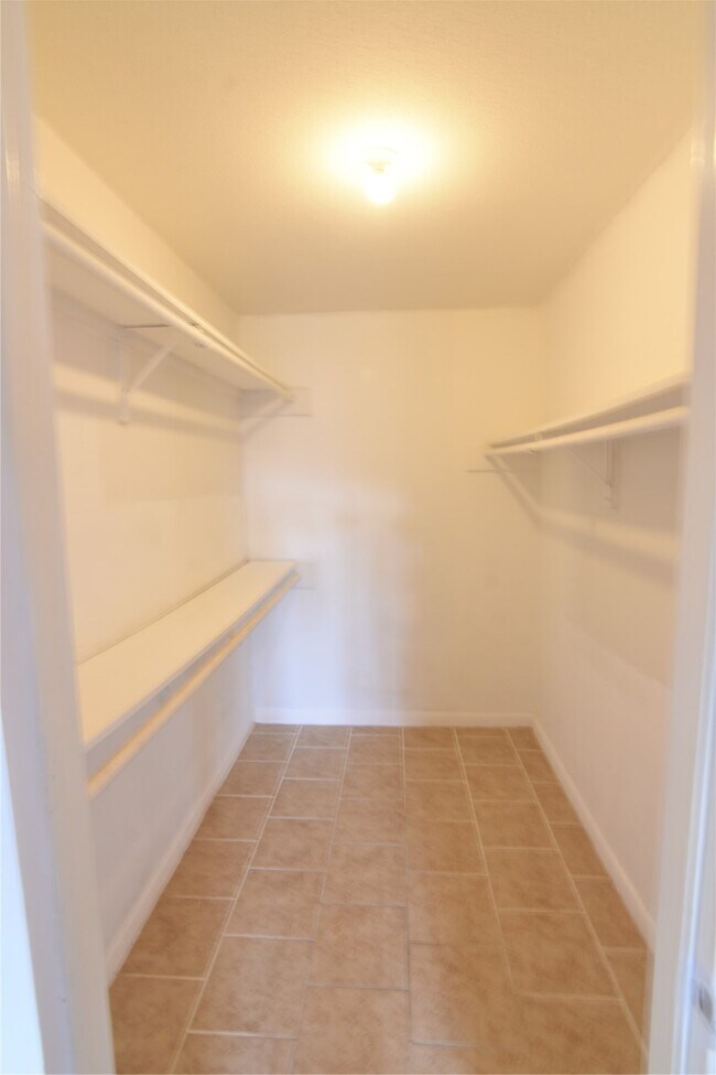 Building Photo - 2750 Holly Hall St