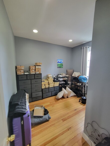 Building Photo - 415 66th St