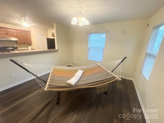Building Photo - 815 Fescue Ct
