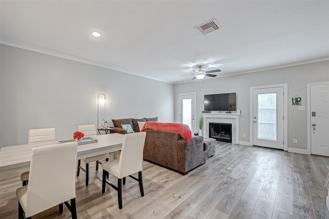 Building Photo - 8077 El Mundo St