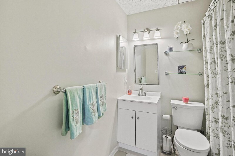 Building Photo - 16151 Brookmead Ct