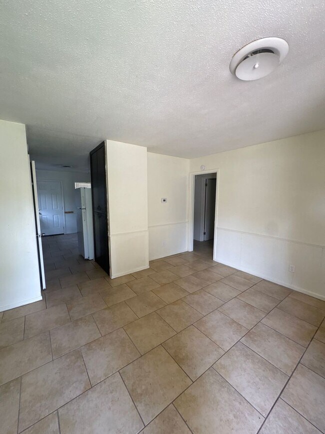 Building Photo - 3014/3016 S. 39TH DUPLEX