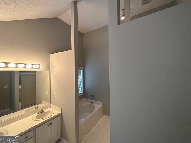 Building Photo - 6180 S Glenn Forest SW