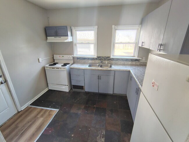 Building Photo - 515 Crawford St