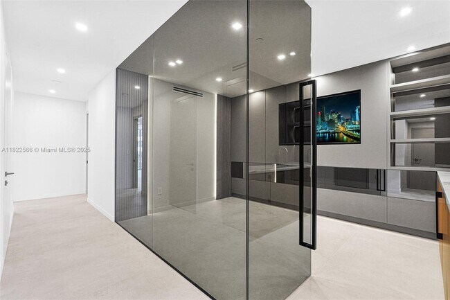 Building Photo - 3535 S Ocean Dr