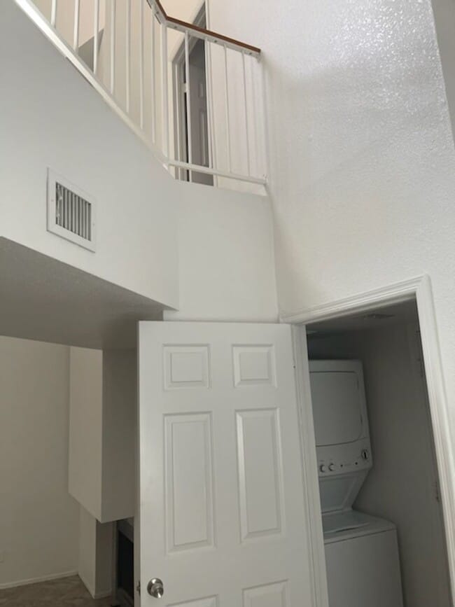 Building Photo - 2 bed 2.5 bath in Tempe