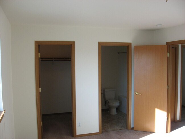 Building Photo - 1487 NW Elwha St