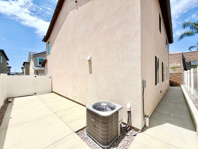Building Photo - 31404 Lolite Dr