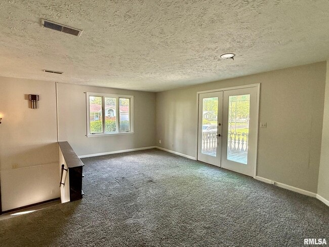 Building Photo - 105 Paradise Ct