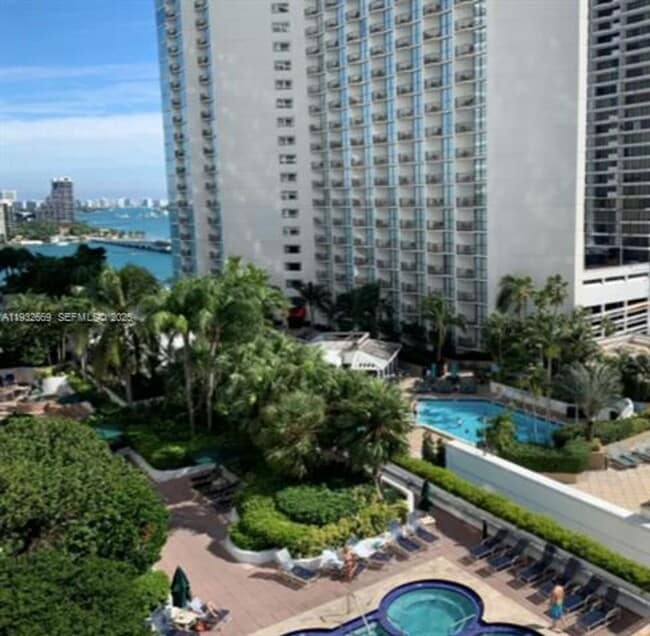 Building Photo - 1717 N Bayshore Dr