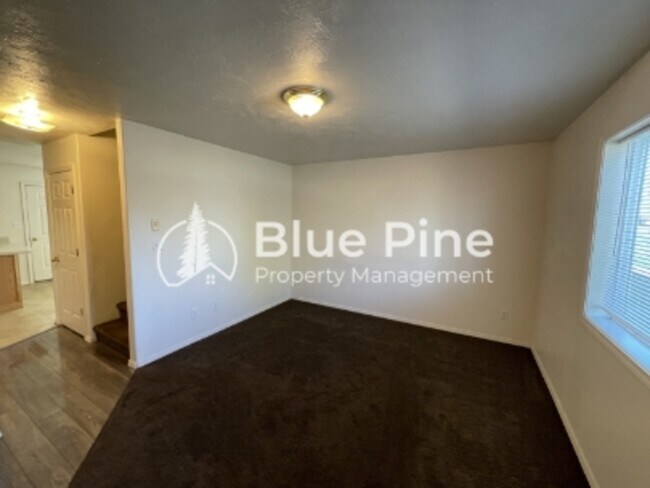 Building Photo - 345 S Byron Ave