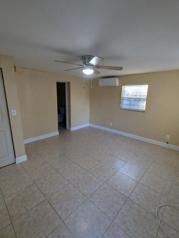 Building Photo - 664 W Melrose Cir