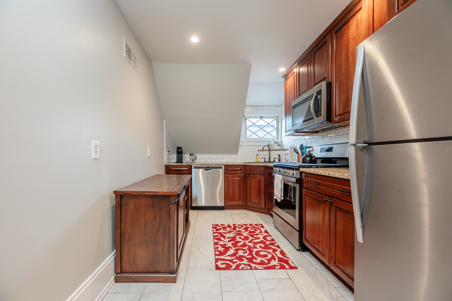 Building Photo - 19 Strathallan Park