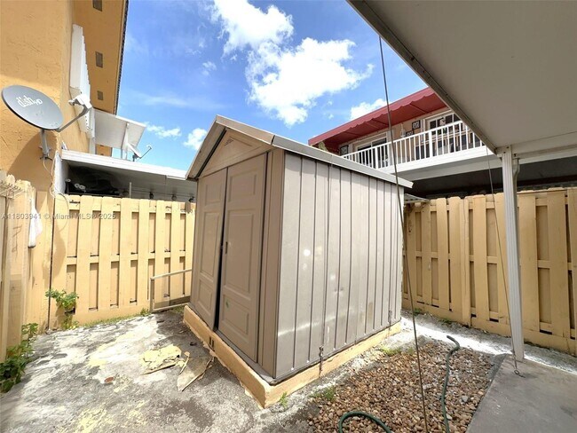 Building Photo - 3562 W 80th St