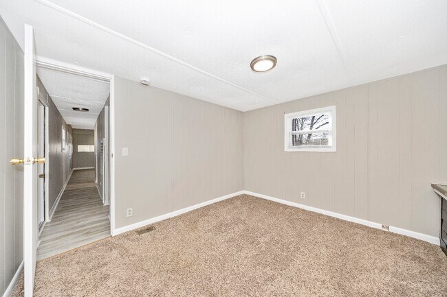 Building Photo - 5201 Amos Reeder Rd