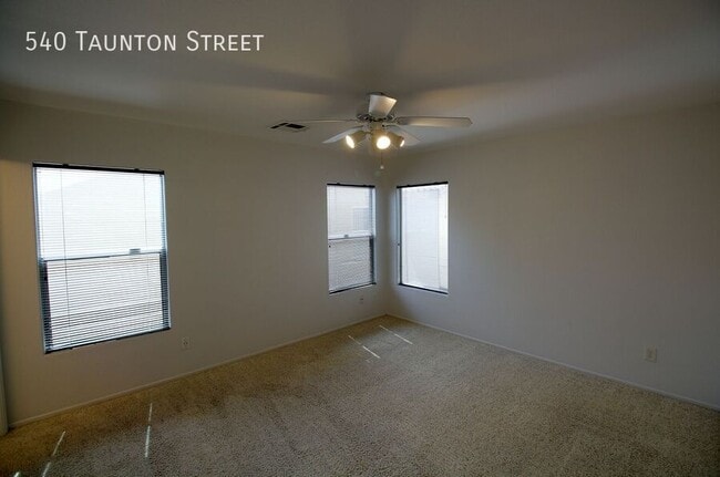 Building Photo - 540 Taunton St