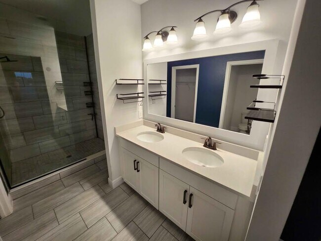 Building Photo - 913 Grand Wildmere Cove