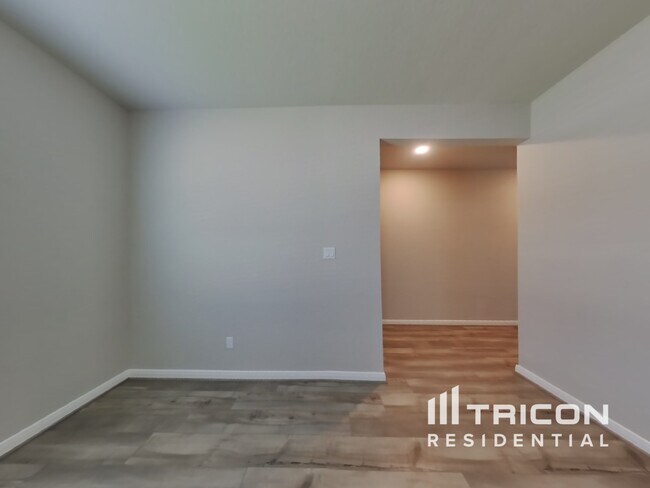 Building Photo - 5520 Shasta Pl