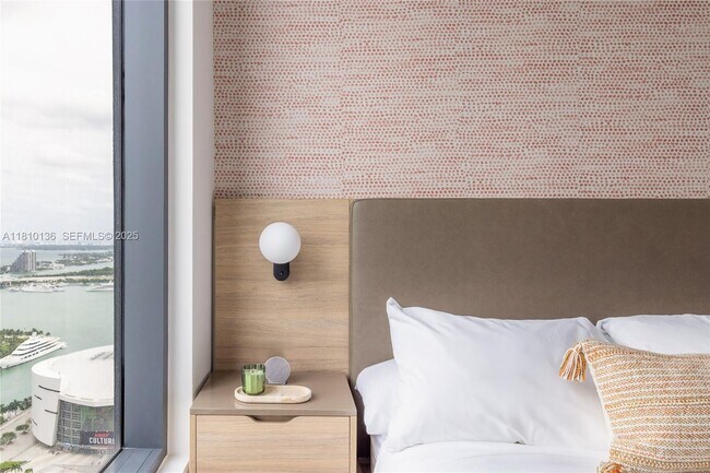 Building Photo - 159 NE 6th St