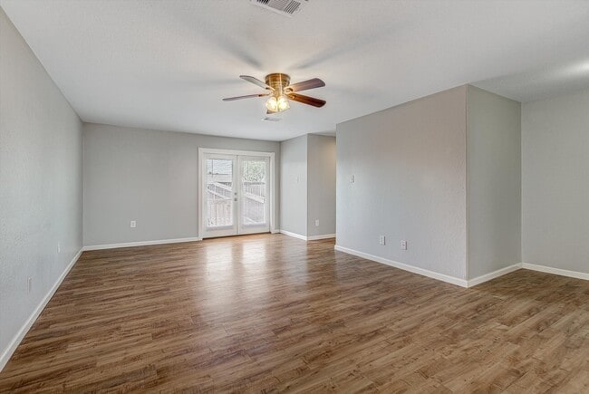 Building Photo - 170 Barracuda St