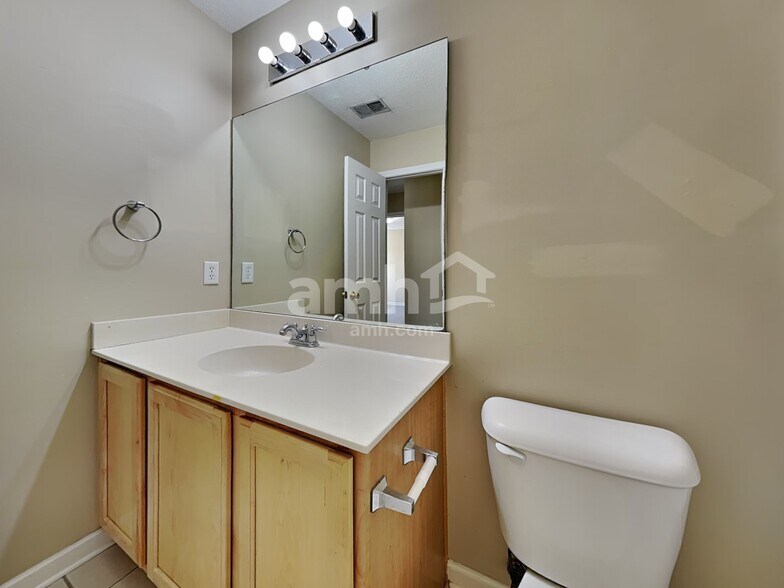 Building Photo - 210 Flat Rock Ter