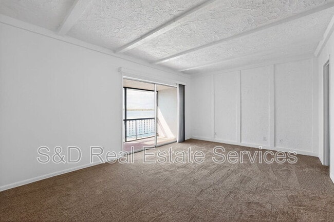 Building Photo - 2219 9th St SE