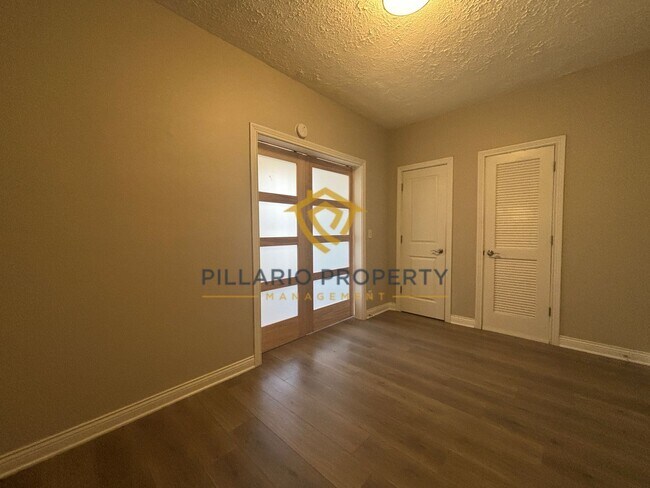 Building Photo - 1518-1520 Kennington St