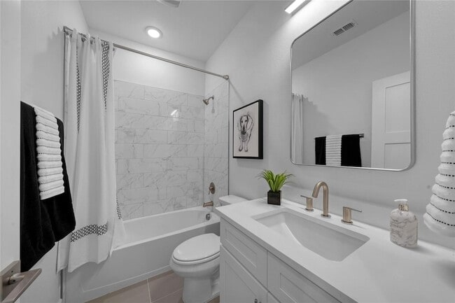 Building Photo - 13351 Goodland St