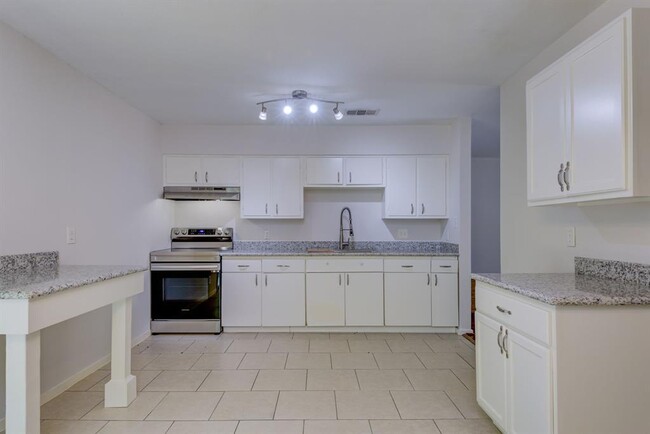 Building Photo - 4123 Dacca Dr
