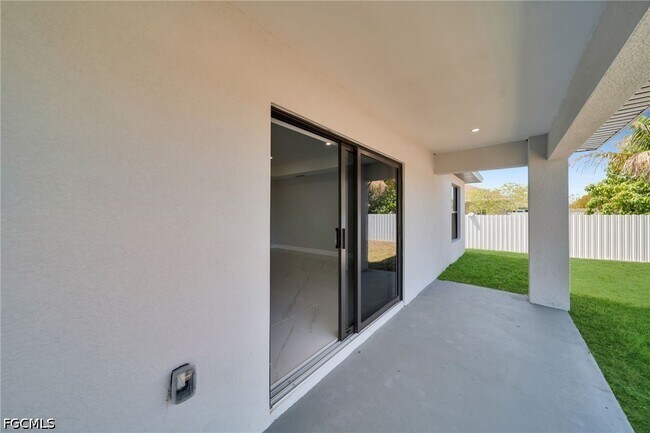 Building Photo - 2001 NW 20th St