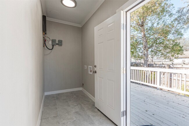 Building Photo - 4302 Avenue R 1/2