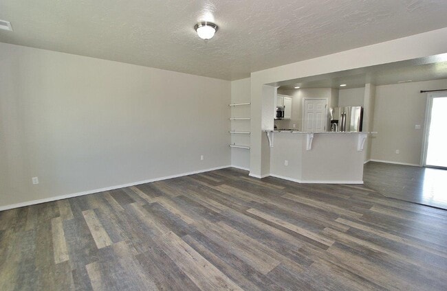 Building Photo - 769 S Beaver Creek Way