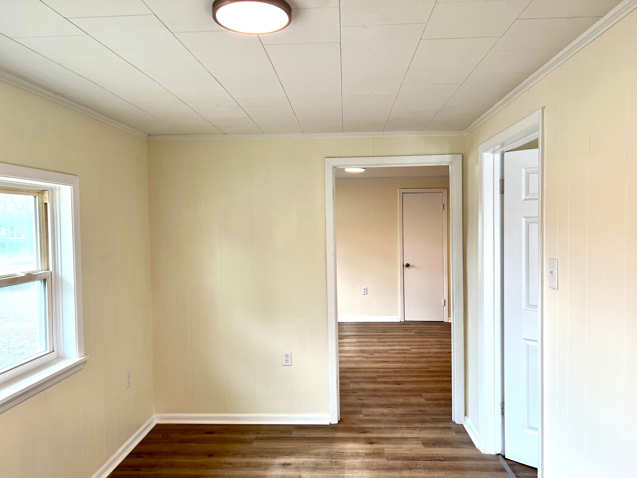 Building Photo - 728 E Highland Ave