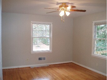Building Photo - Forest Acres